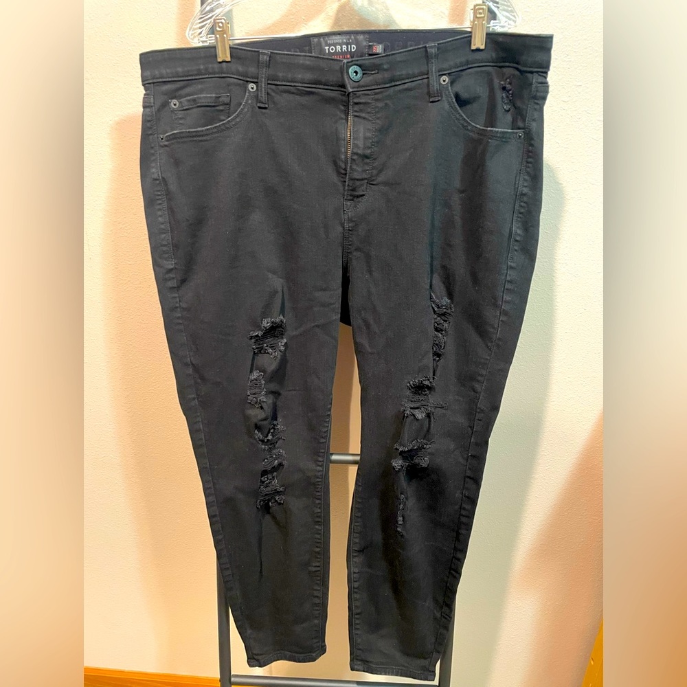 Torrid Bombshell Ripped Black Jeans 22 SHORT